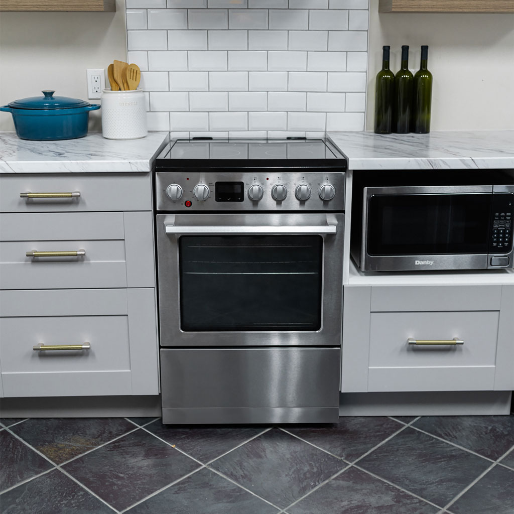 Danby 24″ TruAirFry Smooth top Slide-in Electric Range in Stainless Steel - Image 6